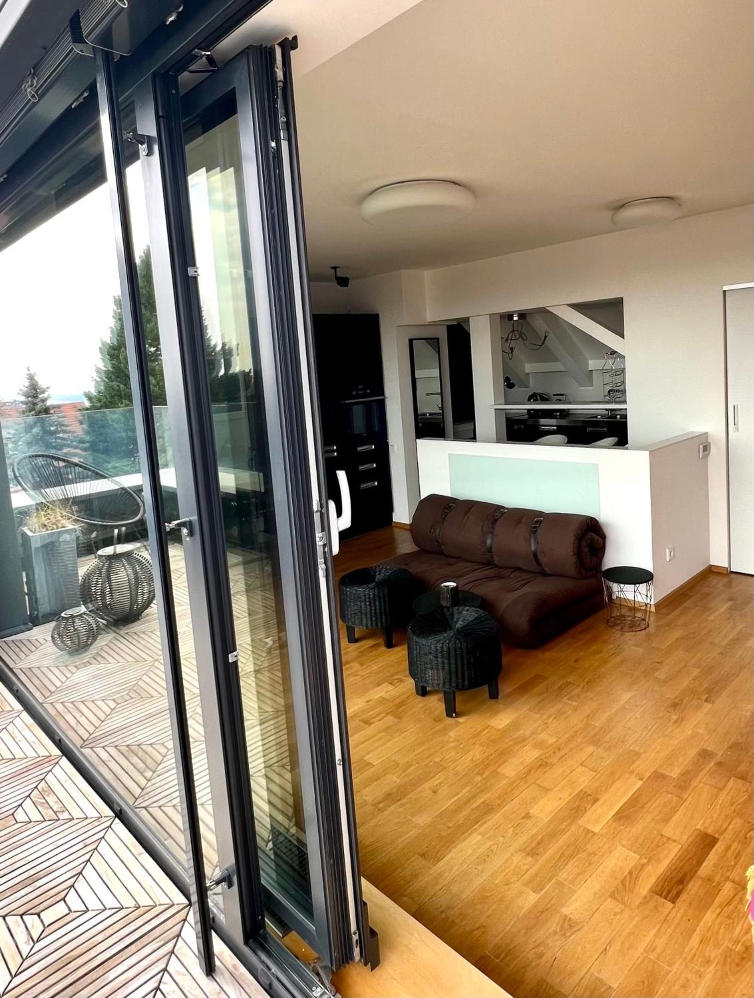 Apartman Se Saunou A Terasou S Vyhledem Na ברנו מראה חיצוני תמונה